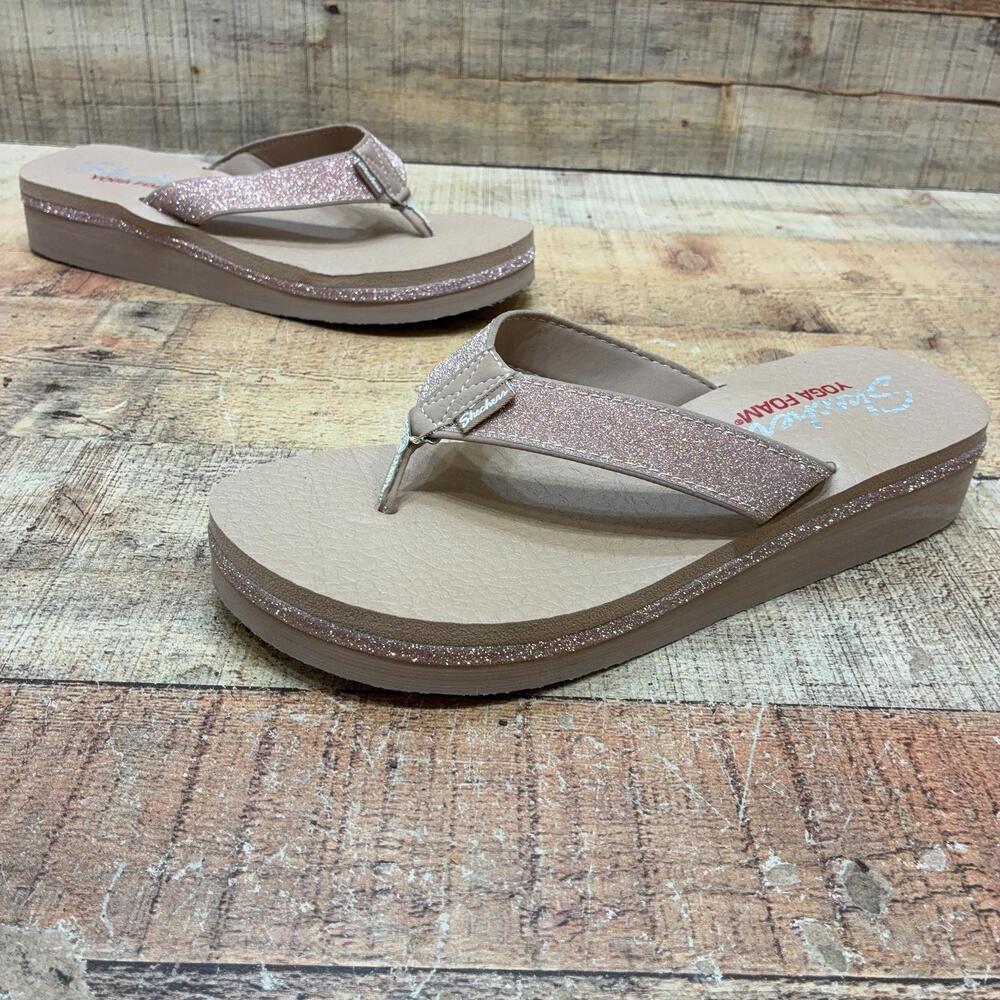 Skechers Yoga Foam Sandals Womens Size 9 39 Beige Glitter Thong Wedge Shoes
